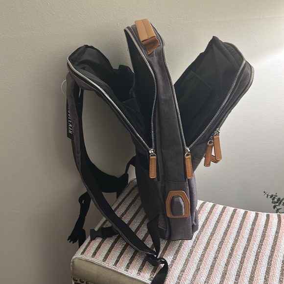 NWT Nobleman Backpack Bag, Grey - Picture 4 of 5